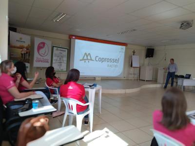 Coprossel explica as diretrizes e Ã¡reas estratÃ©gicas da cooperativa para mulheres do PDLF 